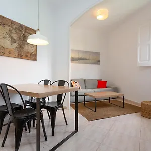 Apartment Centric Sagrada Familia